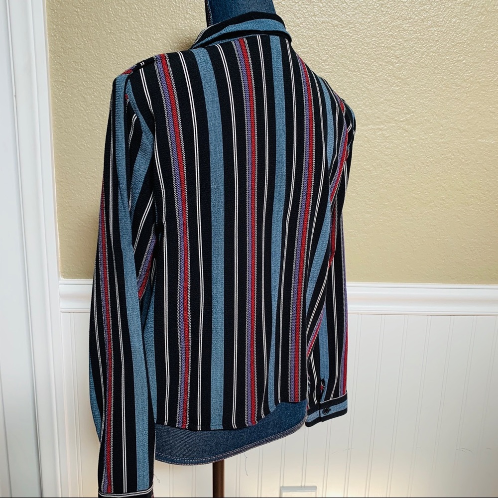 Retro button down shirt. - Picture 4 of 4